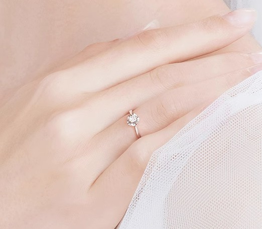 定制一克拉鉆戒多少錢？不同渠道和品牌差距竟然這么大