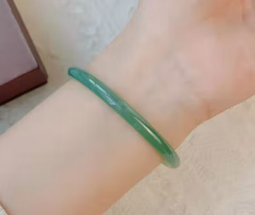 玉髓和翡翠哪個養(yǎng)人